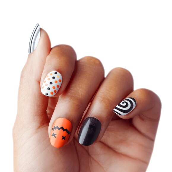 KISS Voguish Fantasy Glow-In-The-Dark Halloween Press On Glue Nails - Changes - Picture 2 of 6